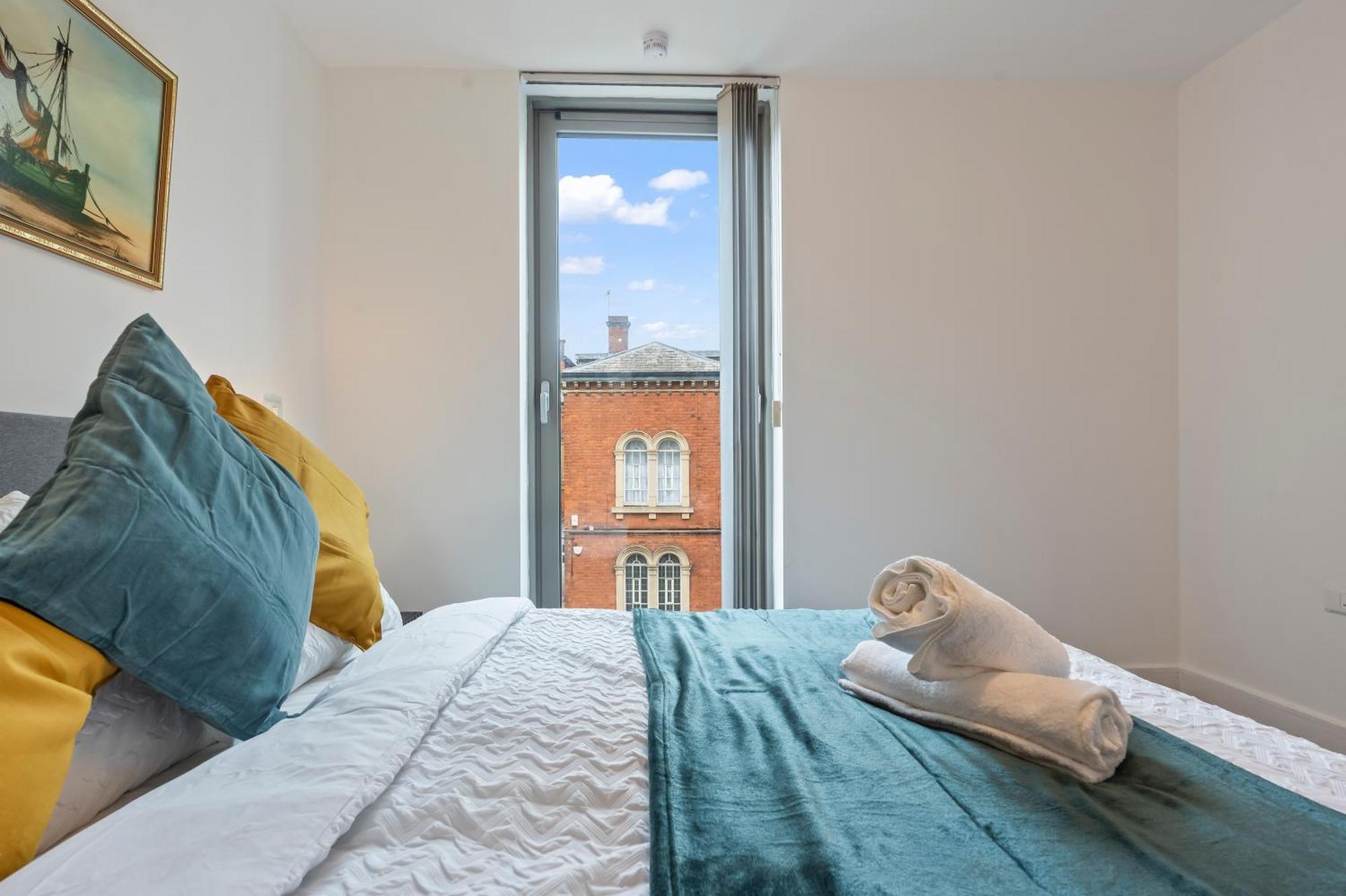 Heart Of City Centre Luxury Apartment With Secure Underground Parking Бирмингам Екстериор снимка
